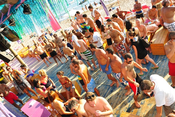 Champagne Showers @ Edde Sands